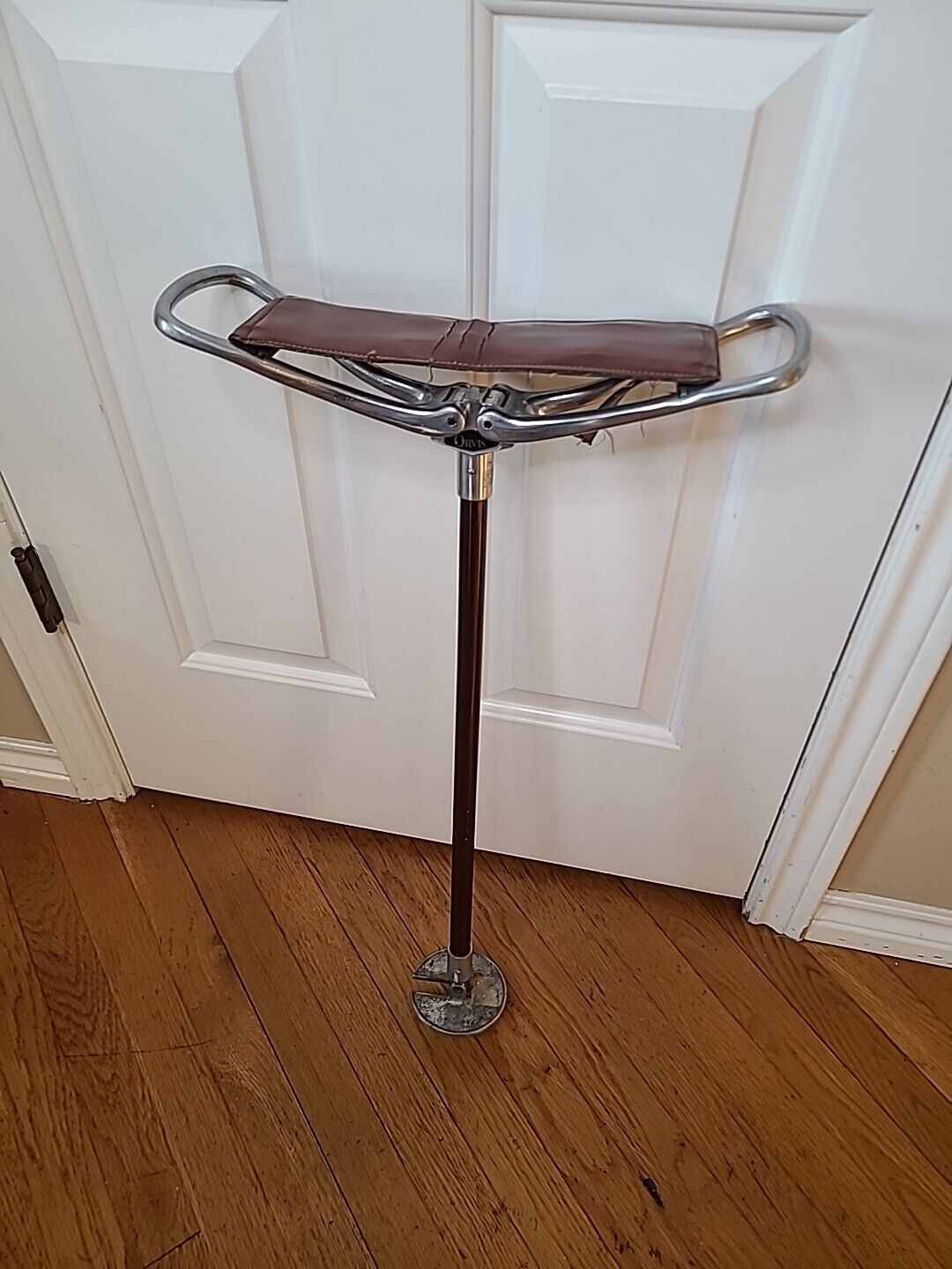 Vintage Fishing Shooting Seat Chair Walking Stick Made In England Weighs 2 lbs
